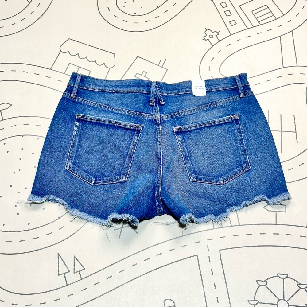Good American Good ‘90s Cutoff Denim Shorts - Picture 8 of 9